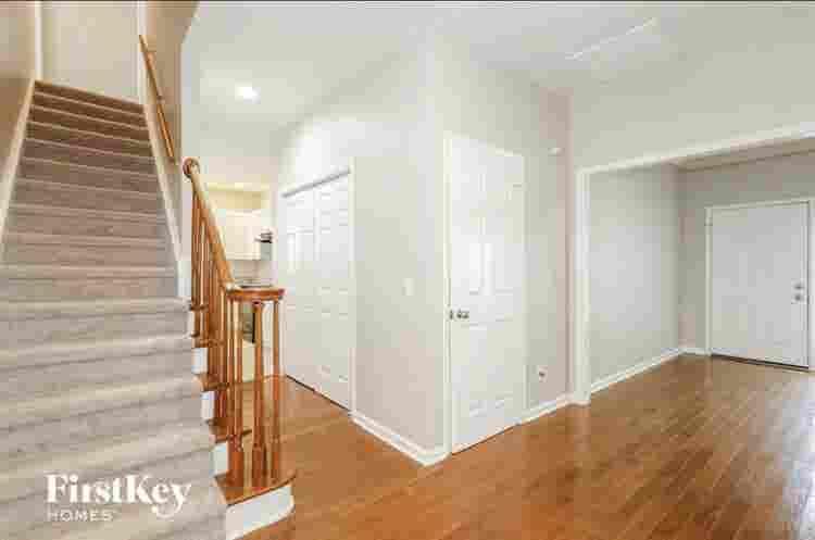 Roommate needed $/mo