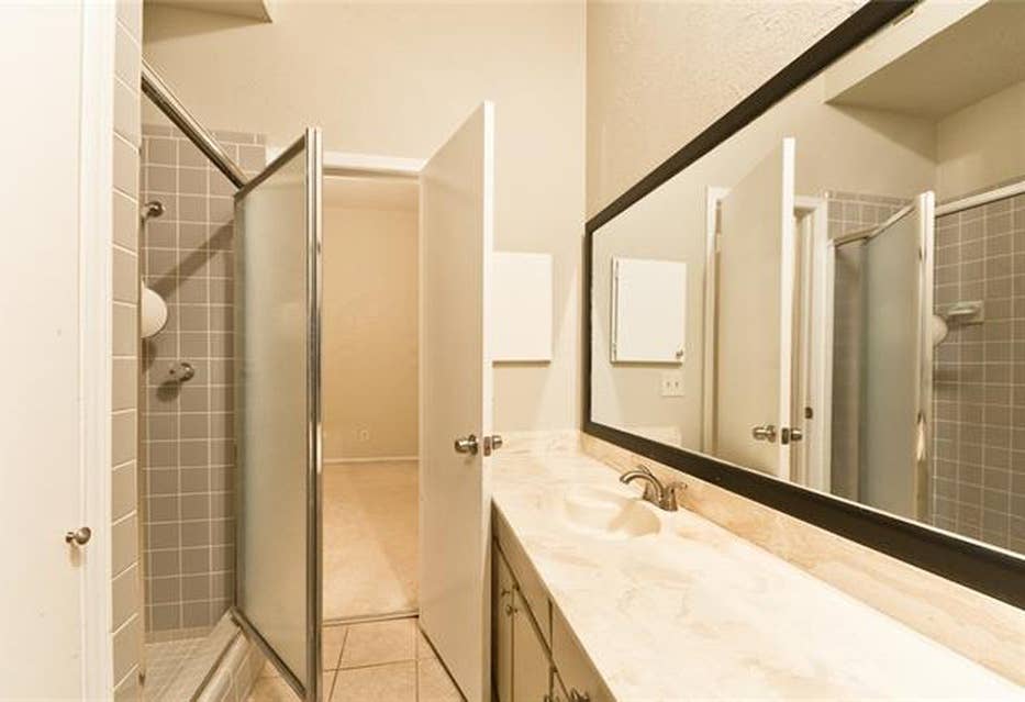 Room+Bath N. Dallas Condo/All Bills