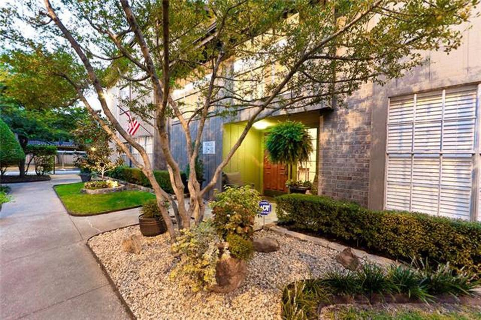Room+Bath N. Dallas Condo/All Bills