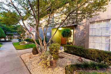 Room+Bath N. Dallas Condo/All Bills