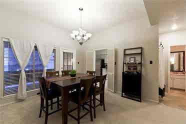 Room+Bath N. Dallas Condo/All Bills