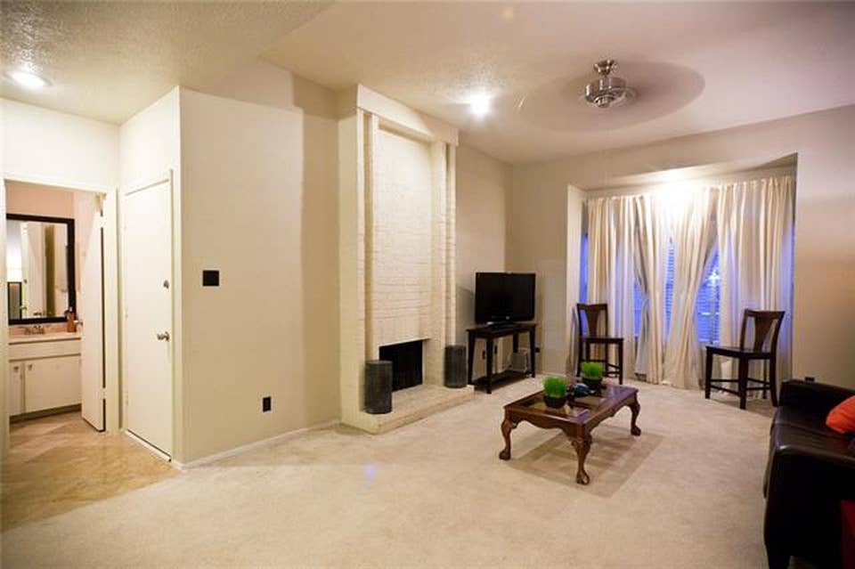 Room+Bath N. Dallas Condo/All Bills