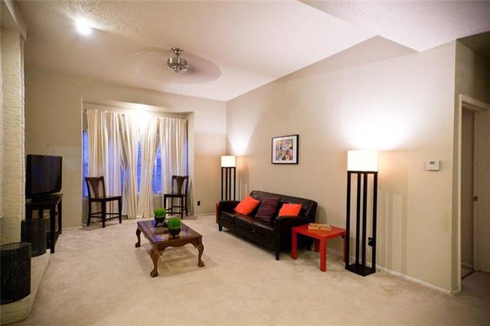 Room+Bath N. Dallas Condo/All Bills