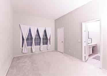 Room+Bath N. Dallas Condo/All Bills