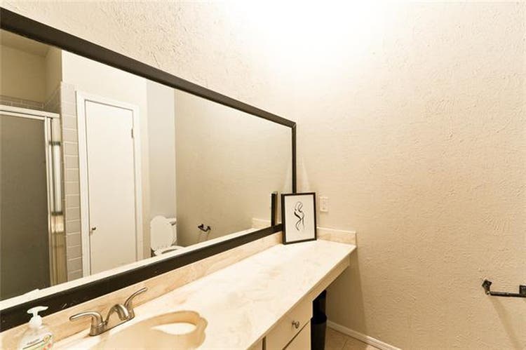 Room+Bath N. Dallas Condo/All Bills