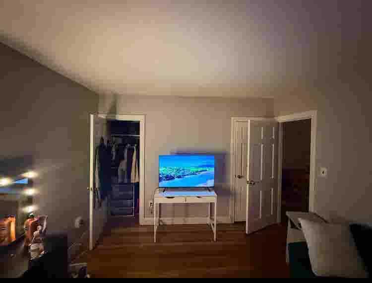 Looking for roomate for a 3 bedroom
