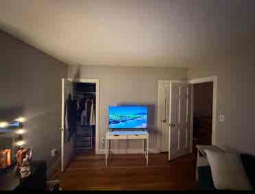 Looking for roomate for a 3 bedroom