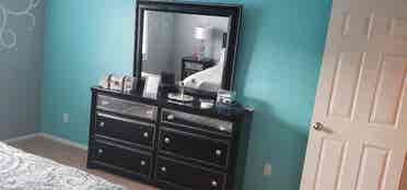 Beautiful Big Room w/ pvt bathroom