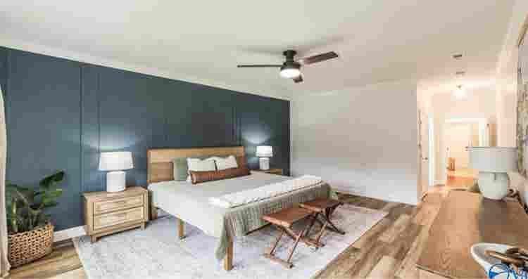 Upstairs Room for Rent