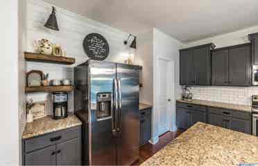 Private Upstairs Room for Rent