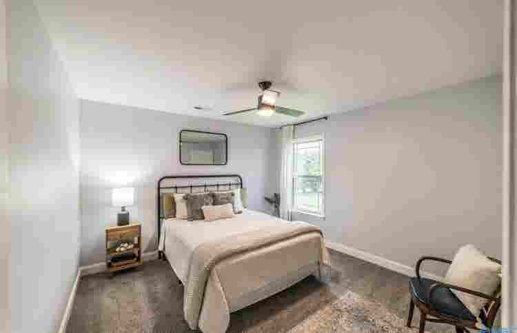 Upstairs Room for Rent
