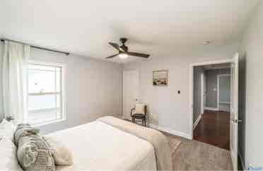 Private Upstairs Room for Rent