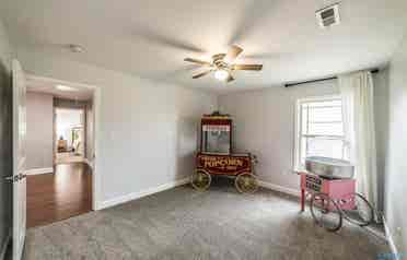 Private Upstairs Room for Rent