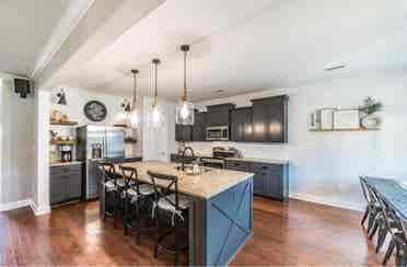 Private Upstairs Room for Rent
