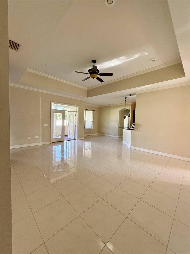 B custom built, gated