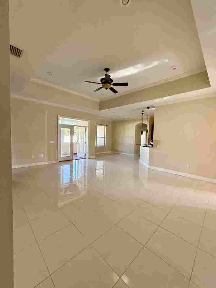B custom built, gated