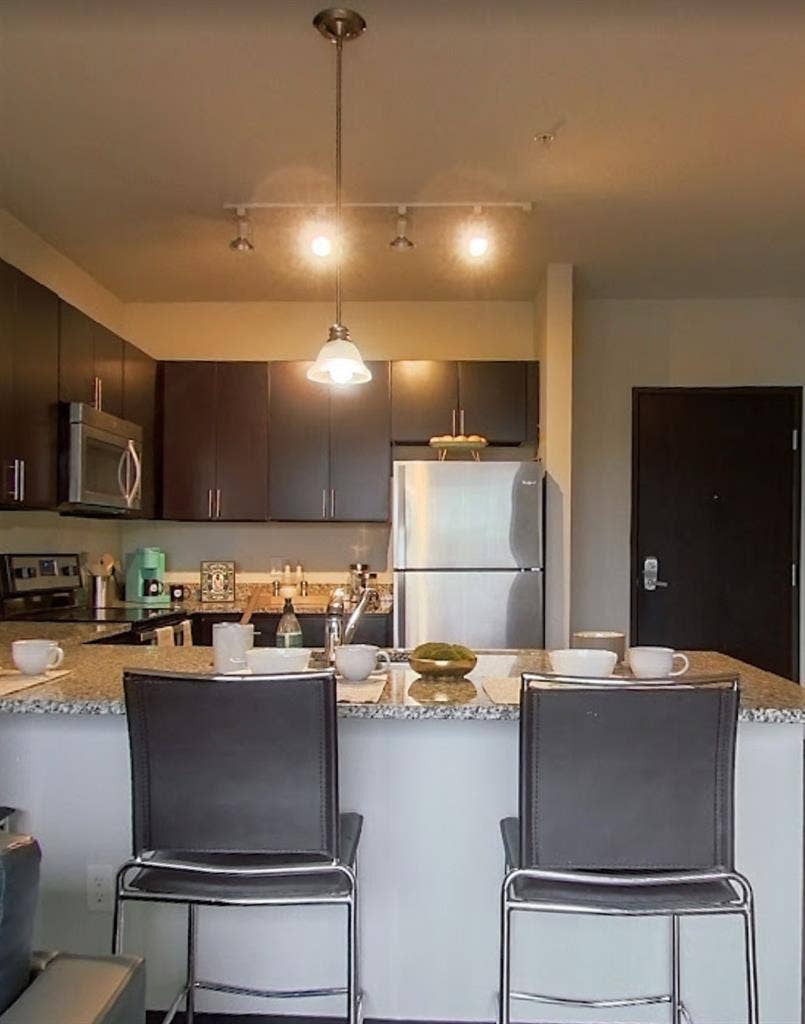 APARTMENT DOWNTOWN GREAT PRICE