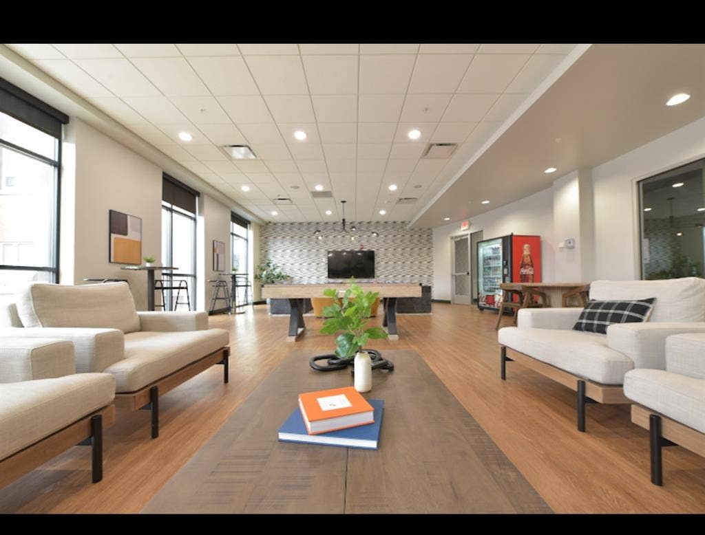 APARTMENT DOWNTOWN GREAT PRICE