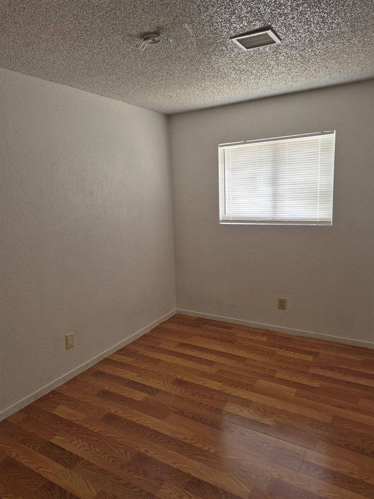 2 bedroom apartment, move in ready.