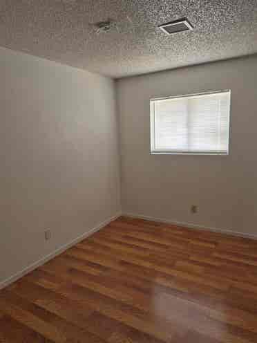 2 bedroom apartment, move in ready.