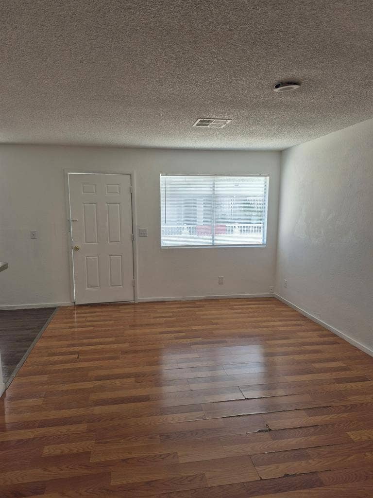 2 bedroom apartment, move in ready.