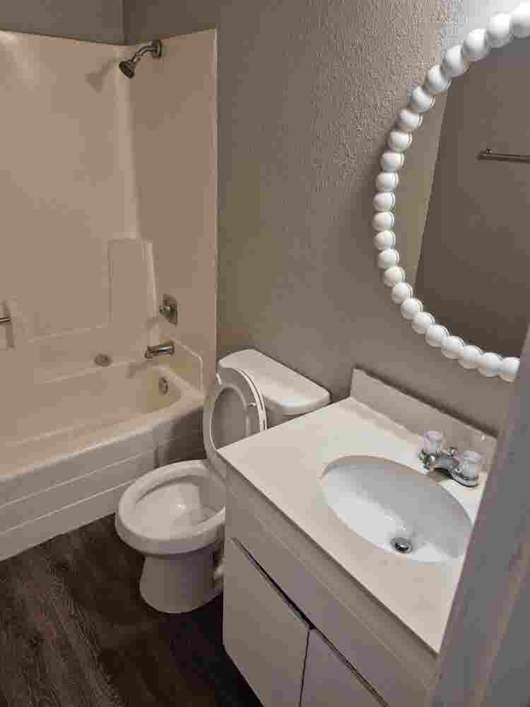 2 bedroom apartment, move in ready.