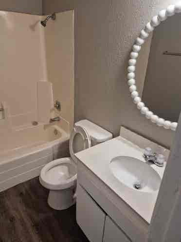 2 bedroom apartment, move in ready.