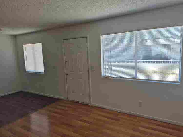 2 bedroom apartment, move in ready.