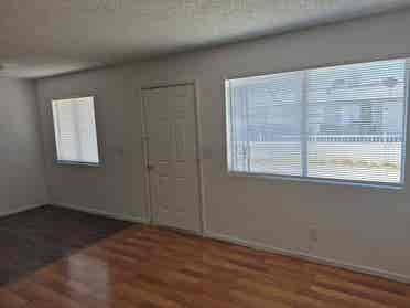 2 bedroom apartment, move in ready.
