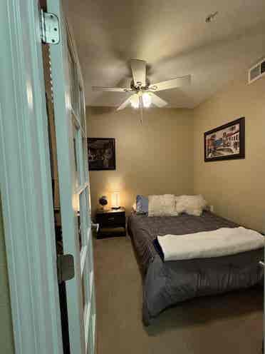 Furnished Room—DT, Avail 1 Sept 