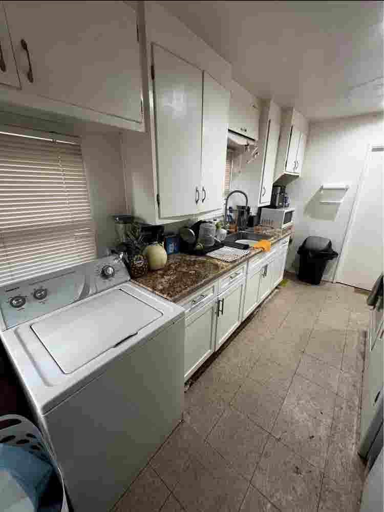 Room for rent in South LA