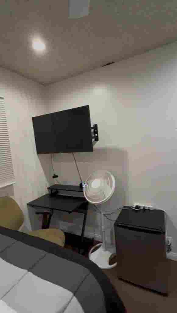 Room for rent in South LA