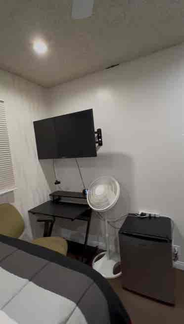 Room for rent in South LA