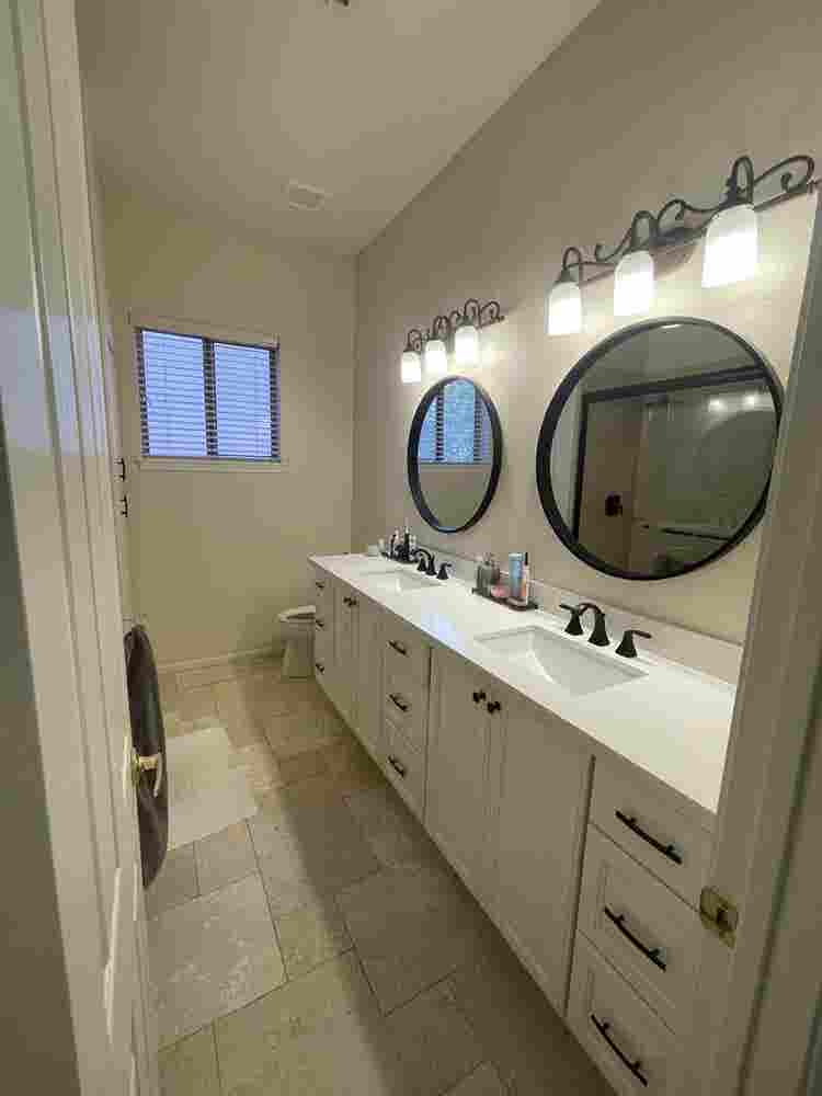 Near Desert Ridge - a Room for rent