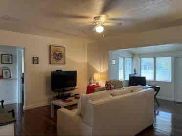 Beautiful room for rent.Hollywood
