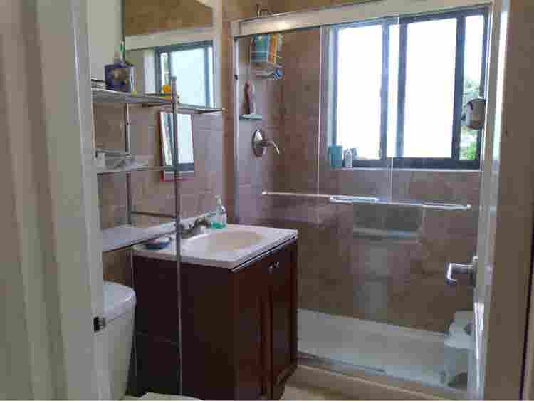 Beautiful room for rent.Hollywood