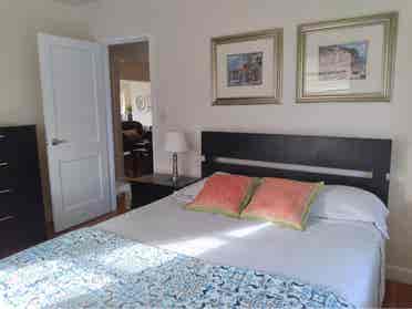 Beautiful room for rent.Hollywood
