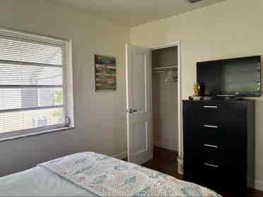 Beautiful room for rent.Hollywood
