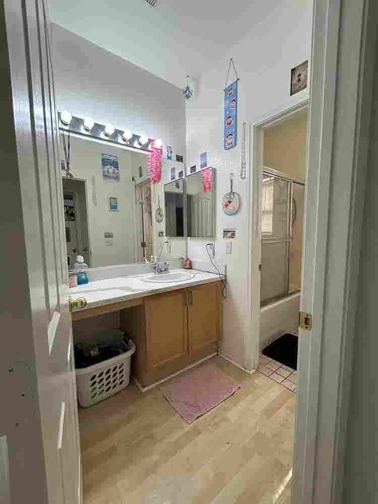 (shared) bath