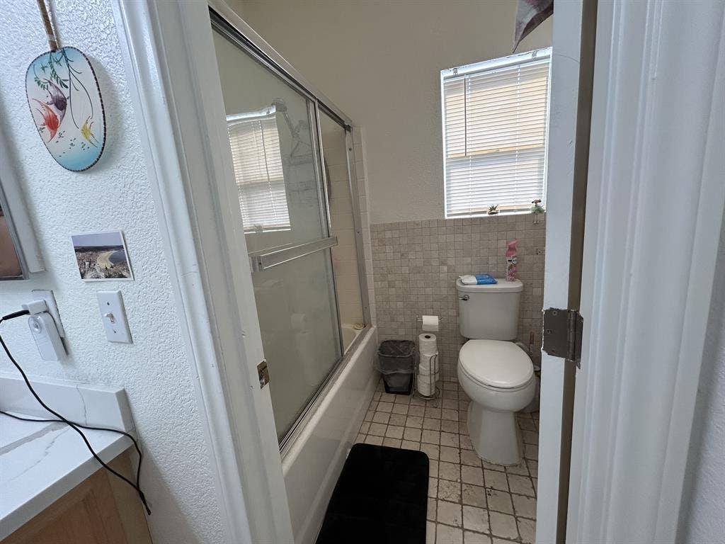 (shared) bath