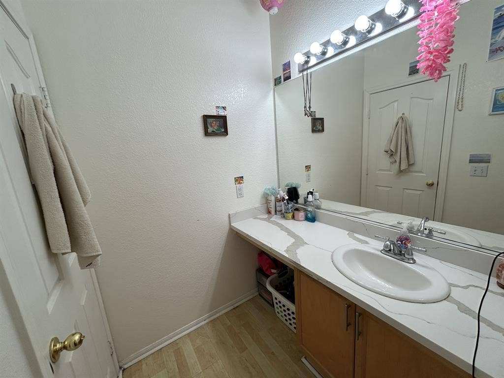 (shared) bath