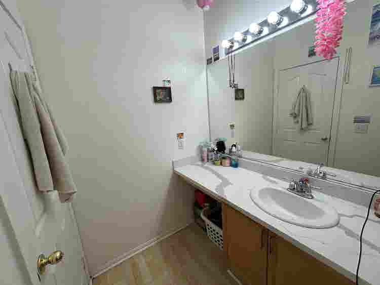(shared) bath