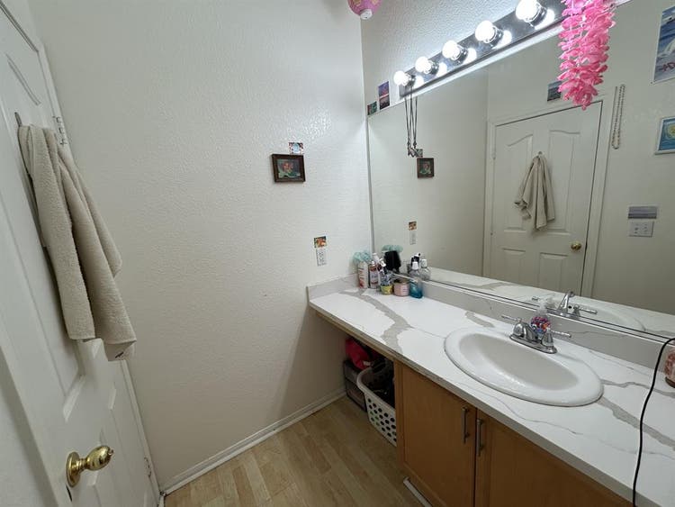 (shared) bath