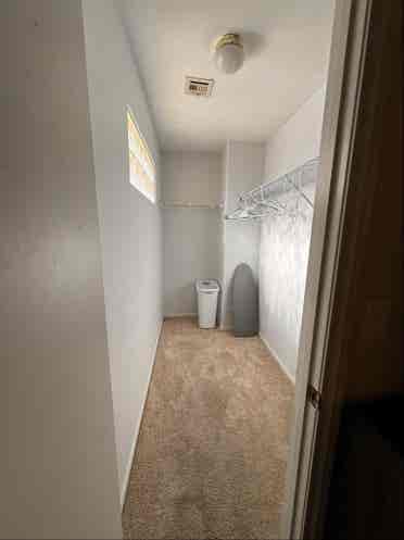 1 room w/ walking closet