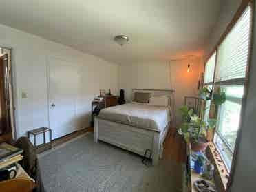 1BR available on Sept 1st in SE