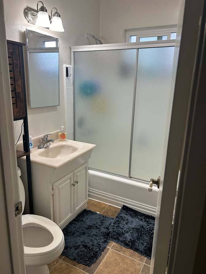 Room for Rent - Near Beach &Freeway