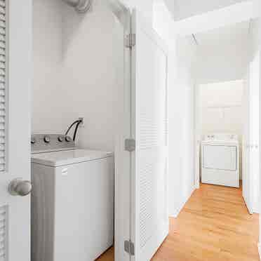 3BR Apartment – Steps from La Salle