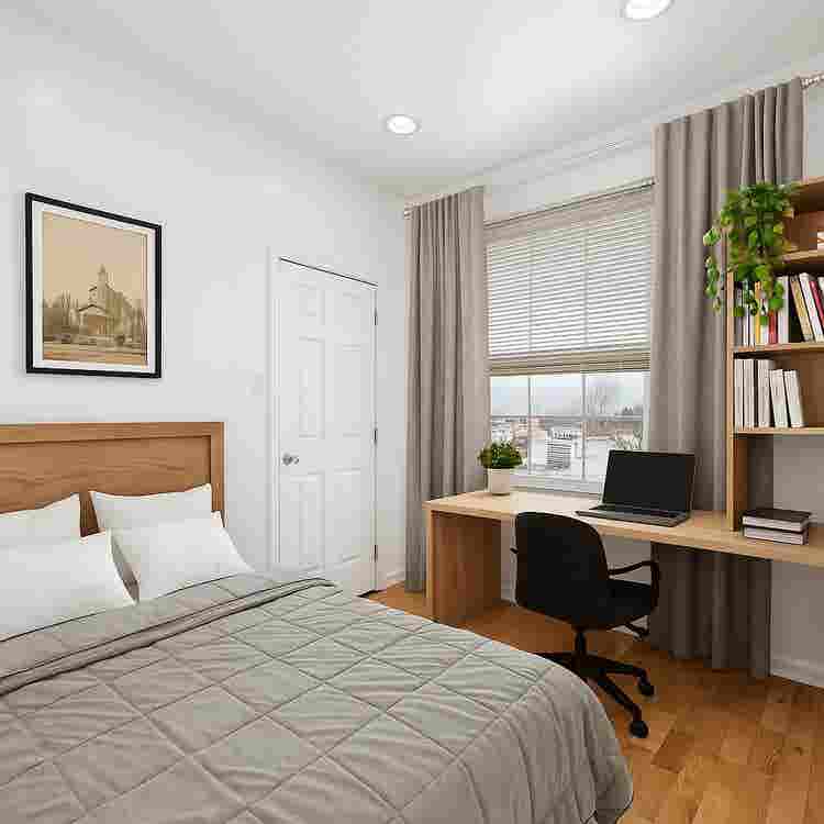 3BR Apartment – Steps from La Salle