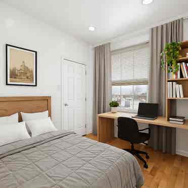 3BR Apartment – Steps from La Salle