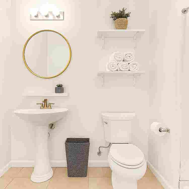 3BR Apartment – Steps from La Salle